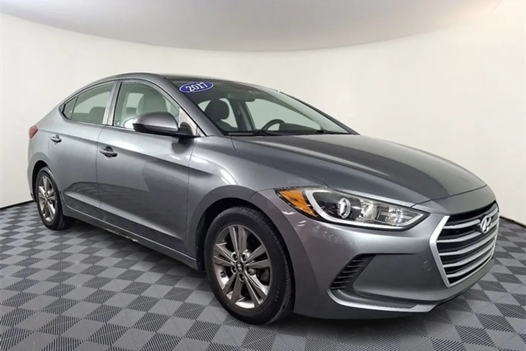 2017 Hyundai Elantra SE photo 1