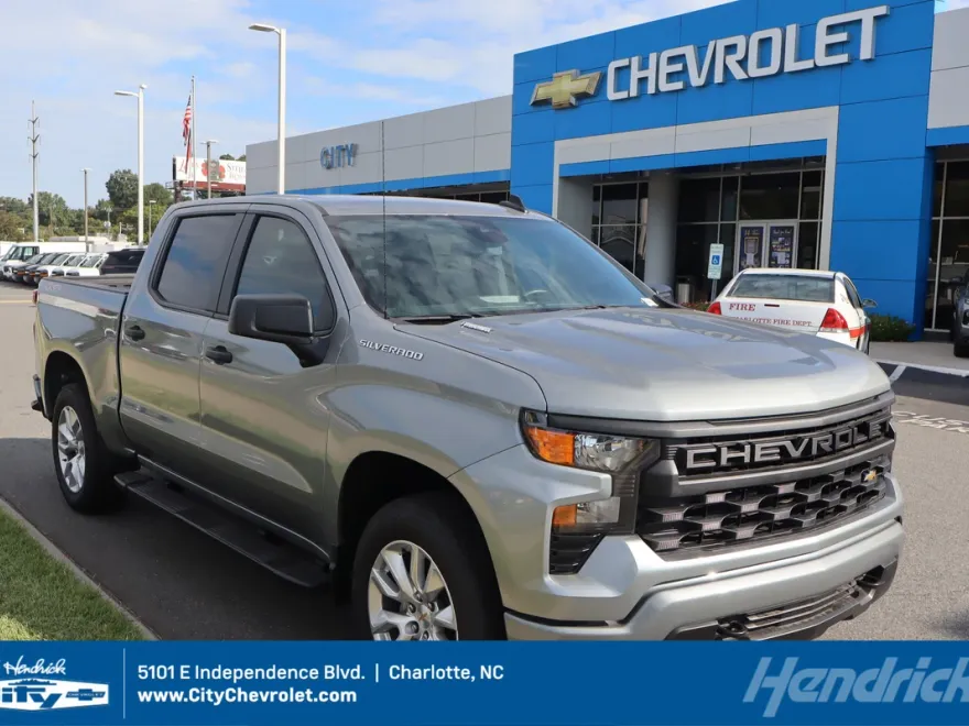 2025 Chevrolet Silverado 1500 Custom photo 1