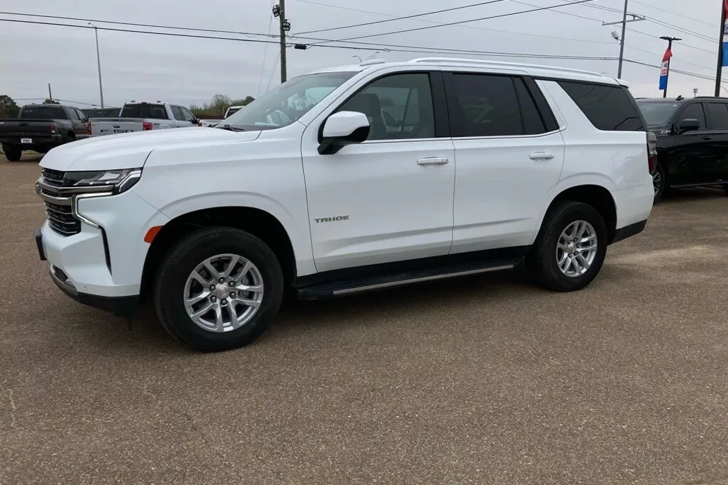 2023 Chevrolet Tahoe LT photo 1