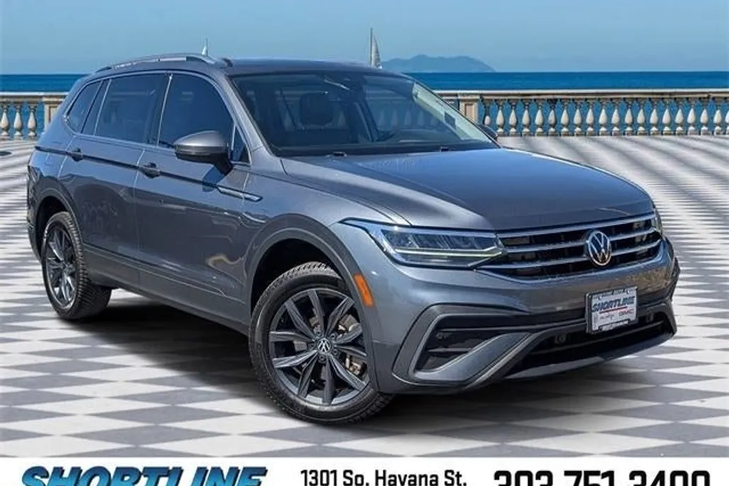 2022 Volkswagen Tiguan SE photo 1