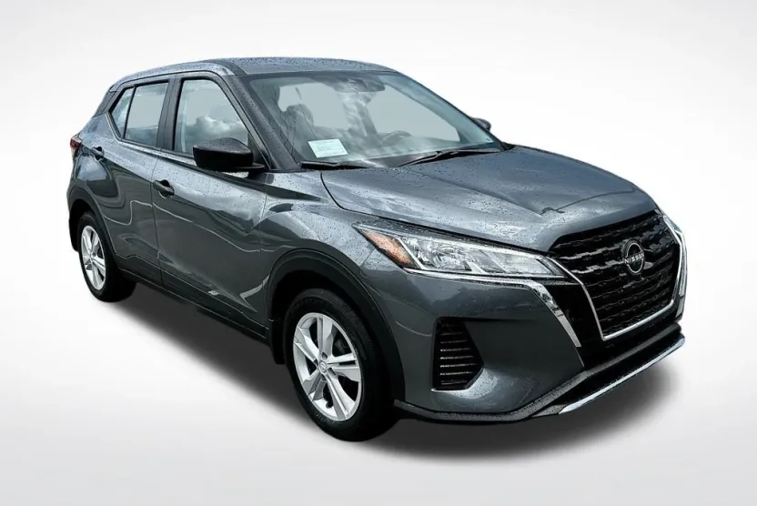2025 Nissan Kicks Play S photo 1