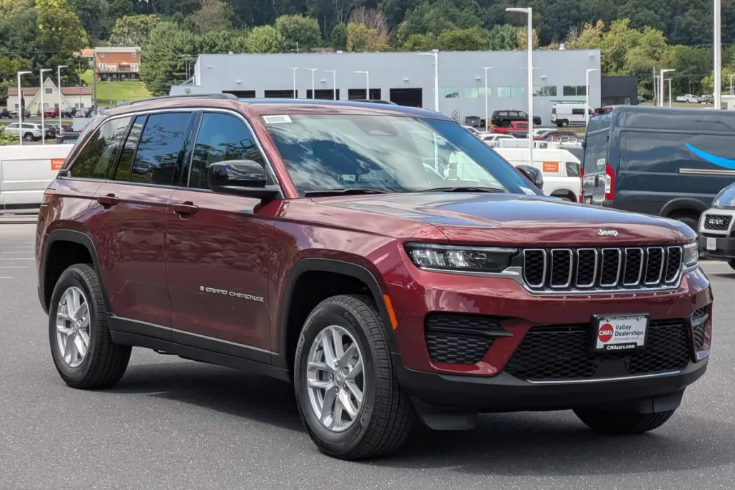 2025 Jeep Grand Cherokee Laredo X photo 1