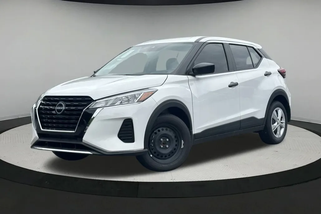 2025 Nissan Kicks Play S photo 1
