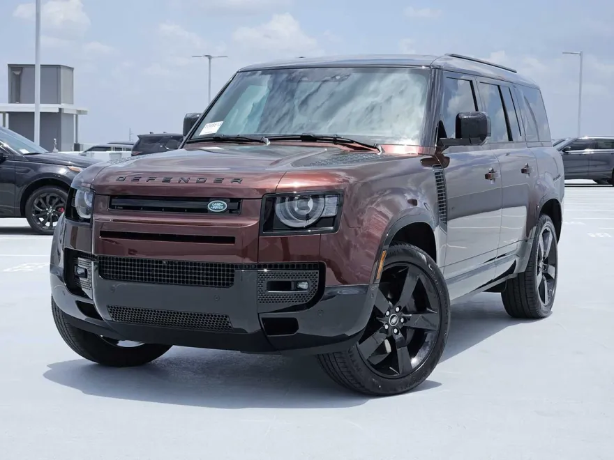 2025 Land Rover Defender 130 X-Dynamic SE photo 1