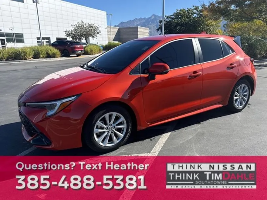 2025 Toyota Corolla SE photo 1