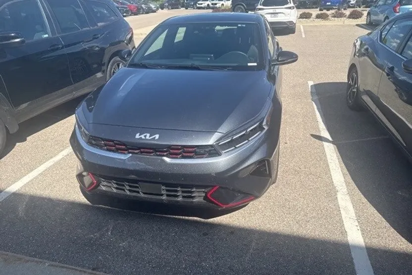 2023 Kia Forte GT photo 1