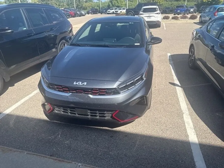 2023 Kia Forte GT photo 1