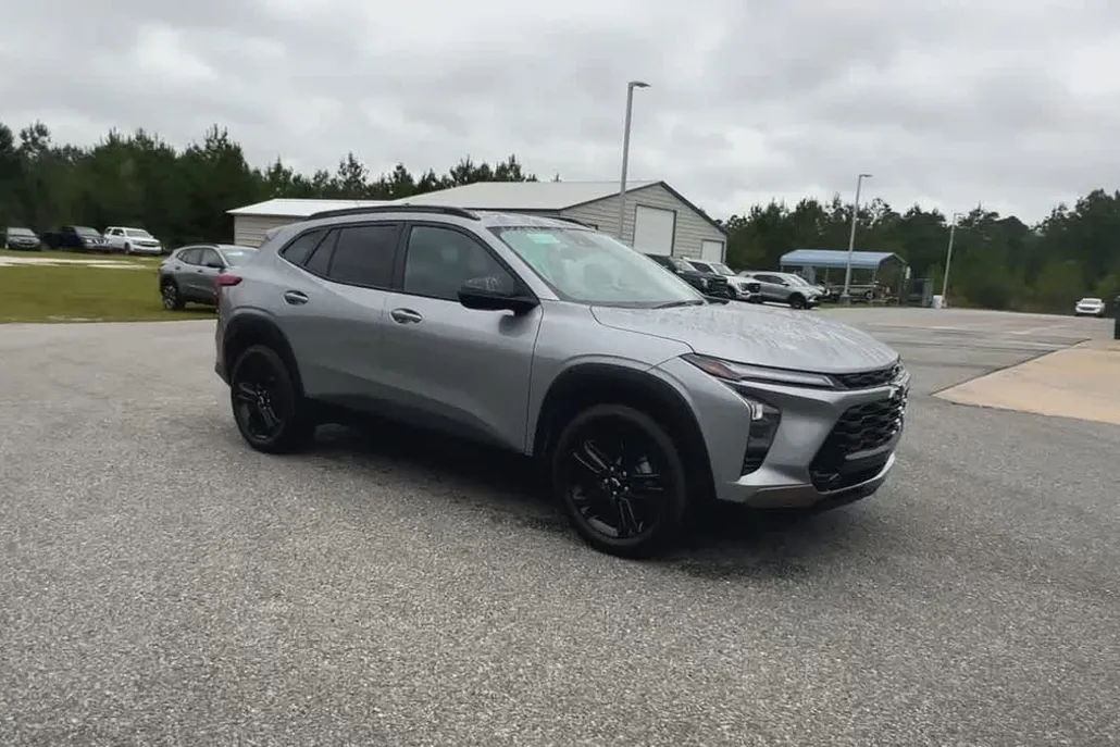 2025 Chevrolet Trax ACTIV photo 1