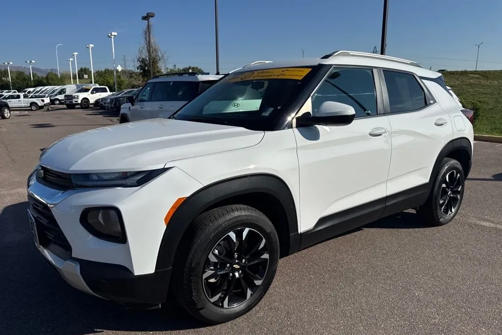 2022 Chevrolet Trailblazer LT photo 1