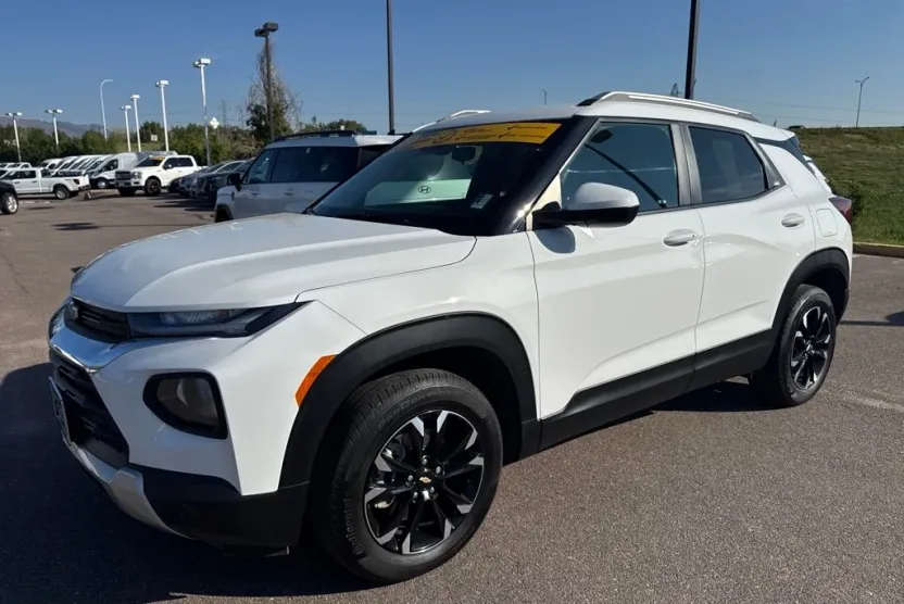 2022 Chevrolet Trailblazer LT photo 1