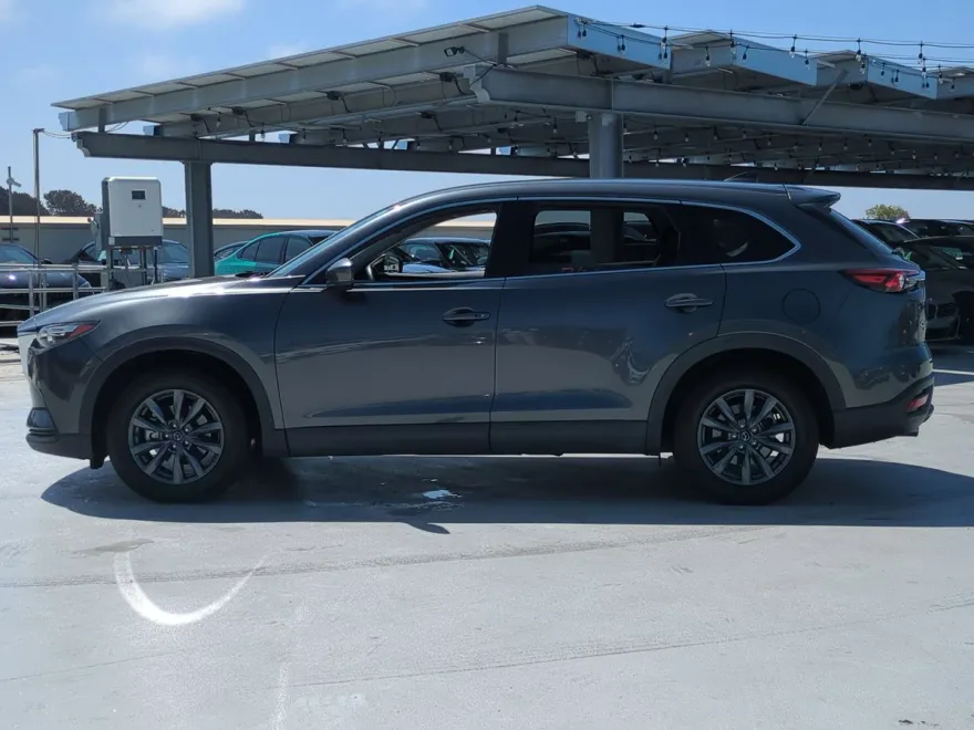 2022 Mazda CX-9 Touring photo 1