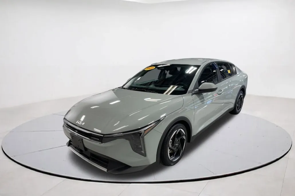 2025 Kia K4 EX photo 1