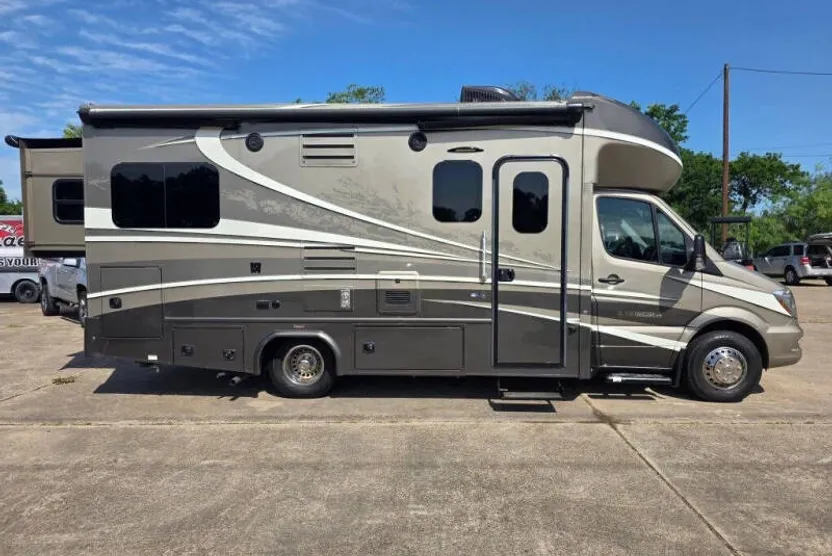 2016 Mercedes Benz Sprinter 3500 photo 1