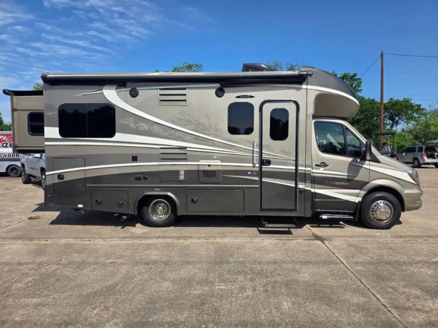 2016 Mercedes Benz Sprinter 3500 photo 1