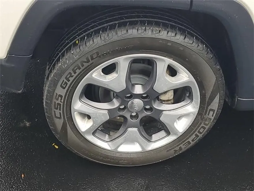 2017 Jeep Compass Limited photo 1
