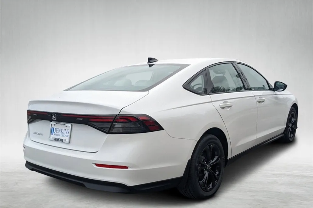 2025 Honda Accord SE photo 1