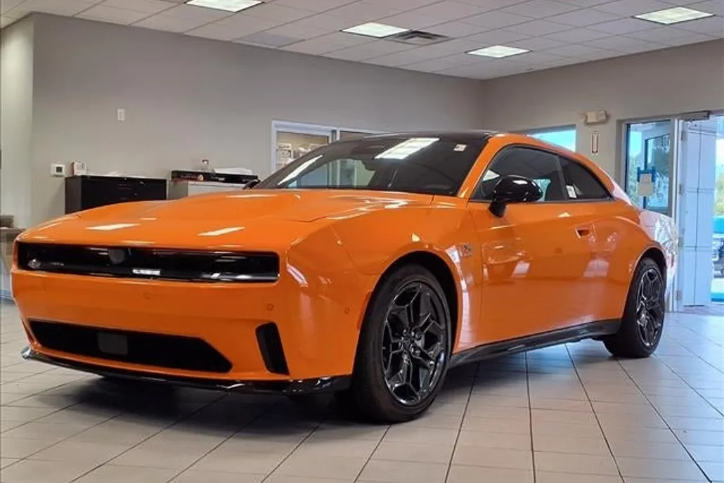 2025 Dodge Charger Daytona R/T photo 1
