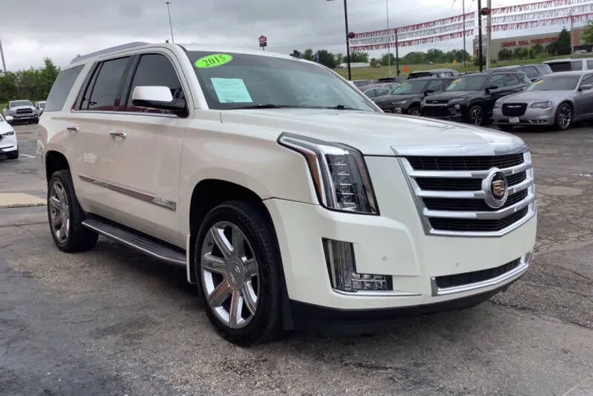 2015 Cadillac Escalade Luxury photo 1
