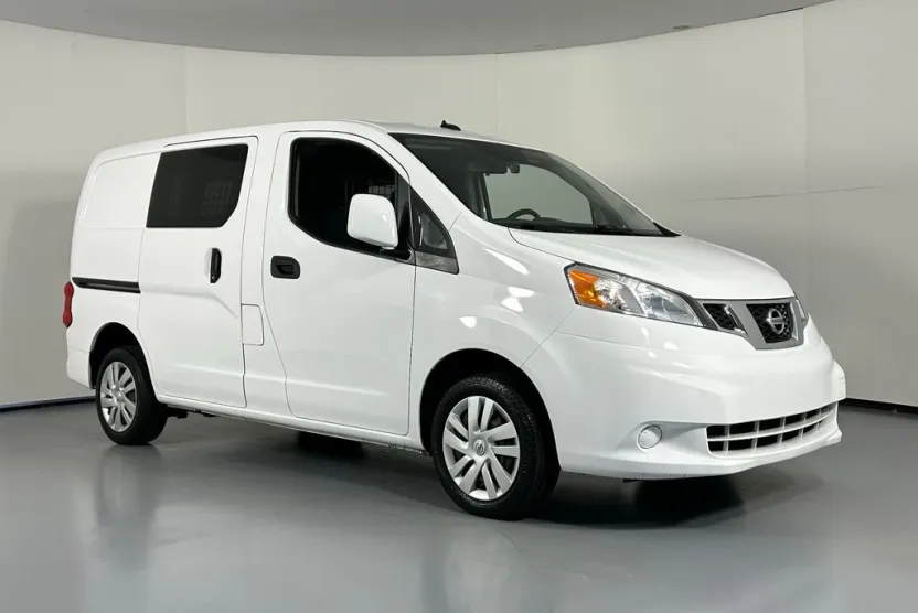 2020 Nissan NV200 SV photo 1