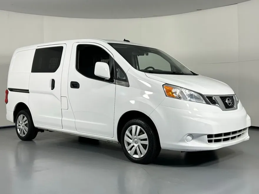 2020 Nissan NV200 SV photo 1