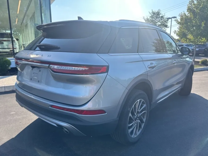 2022 Lincoln Corsair Standard photo 1