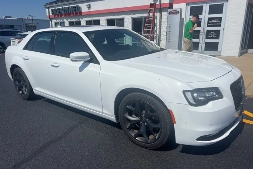 2022 Chrysler 300 S photo 1