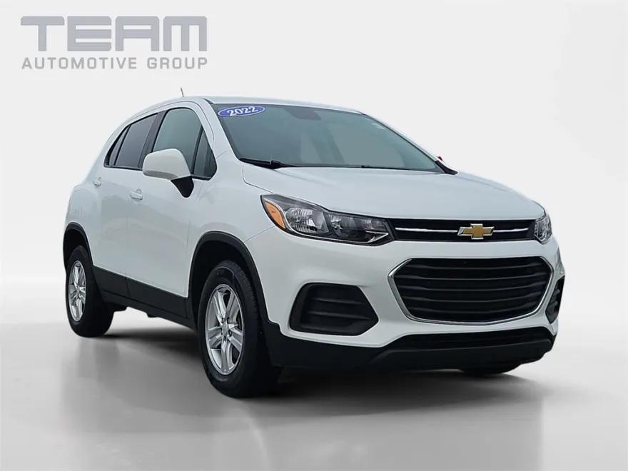 2022 Chevrolet Trax LS photo 1