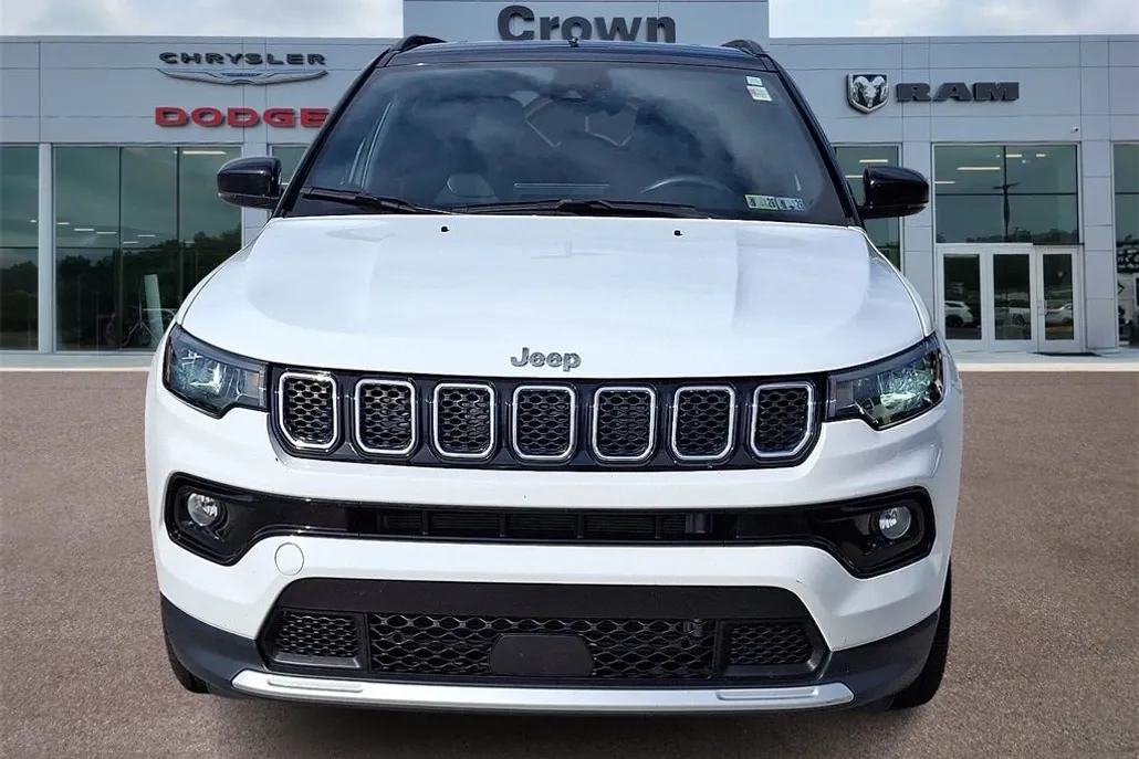 2023 Jeep Compass Limited photo 1