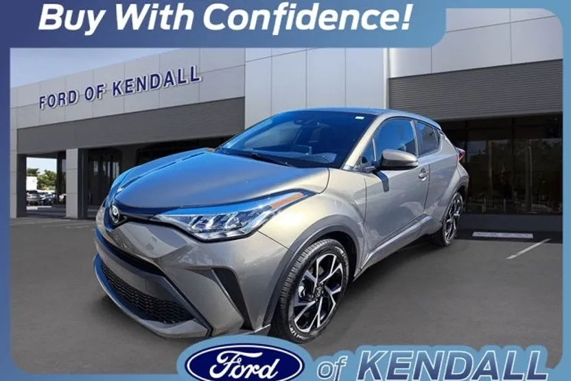 2021 Toyota C-HR XLE photo 1