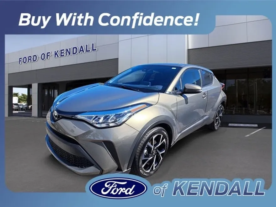 2021 Toyota C-HR XLE photo 1