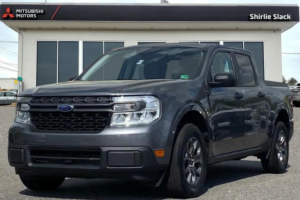 2022 Ford Maverick XLT photo 1