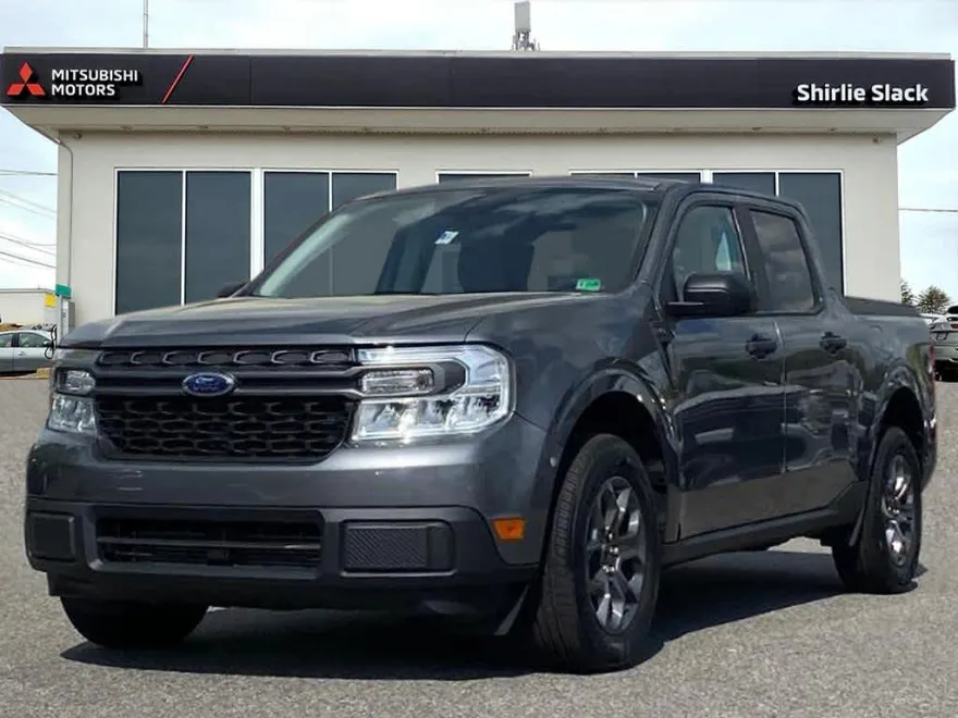 2022 Ford Maverick XLT photo 1