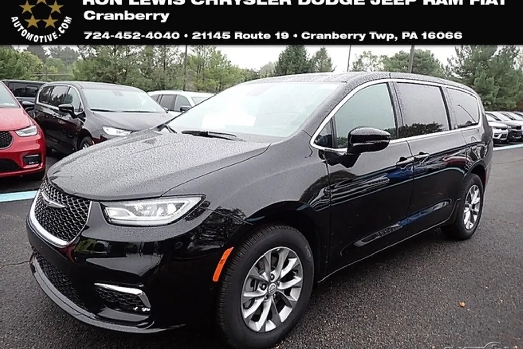 2026 Chrysler Pacifica photo 1