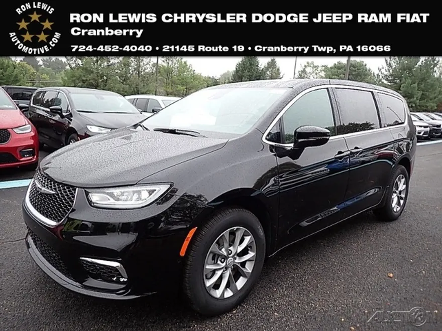 2026 Chrysler Pacifica photo 1