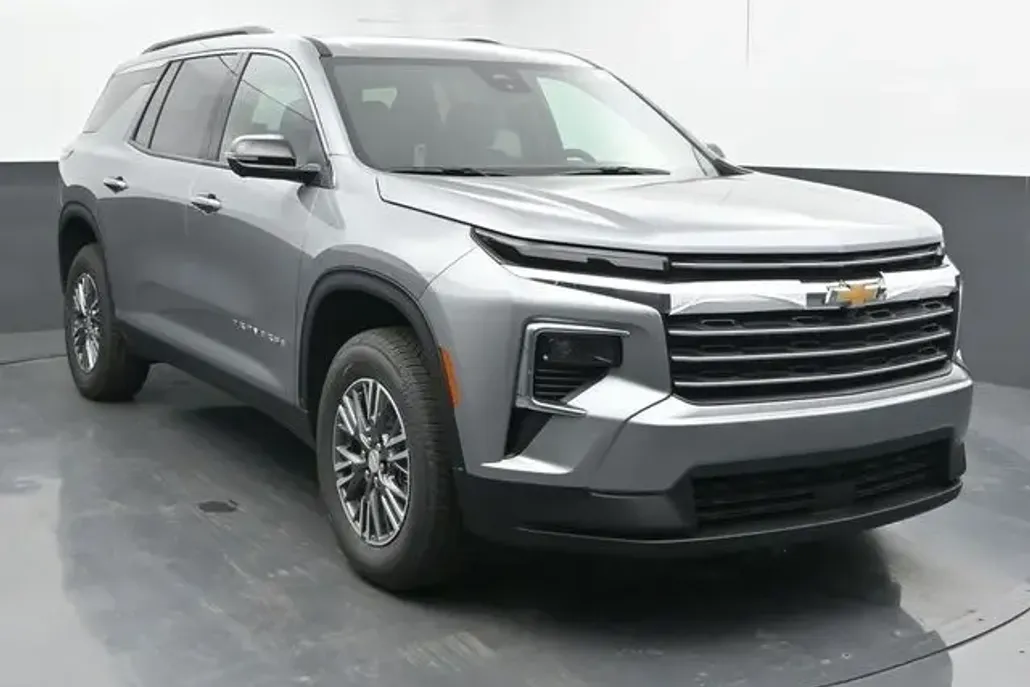 2026 Chevrolet Traverse 1LT photo 1