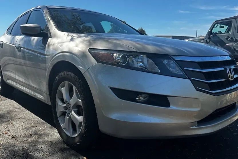 2010 Honda Crosstour EX-L photo 1