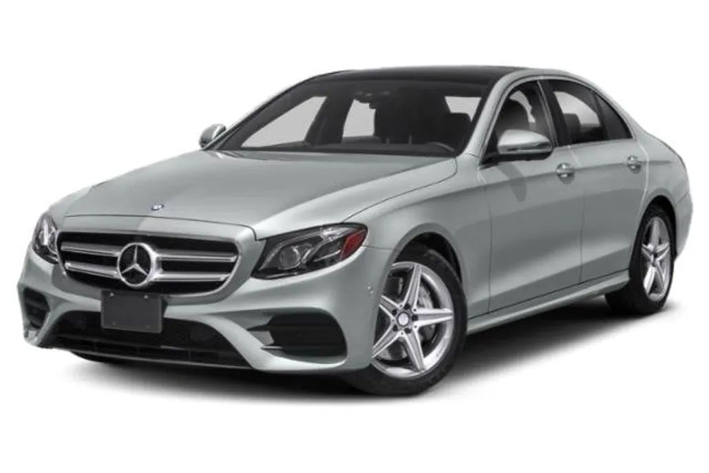 2017 Mercedes Benz E photo 1