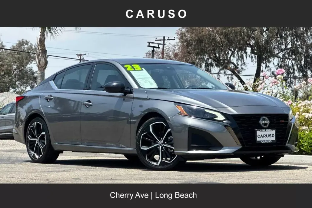2023 Nissan Altima 2.5 SR photo 1