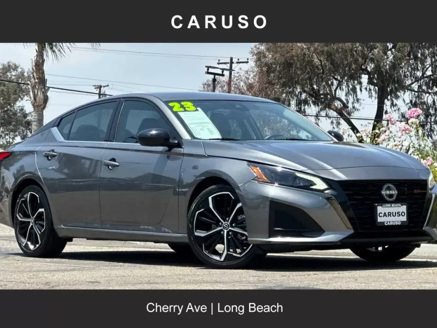 2023 Nissan Altima 2.5 SR photo 1