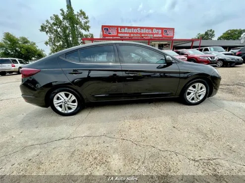 2020 Hyundai Elantra photo 4