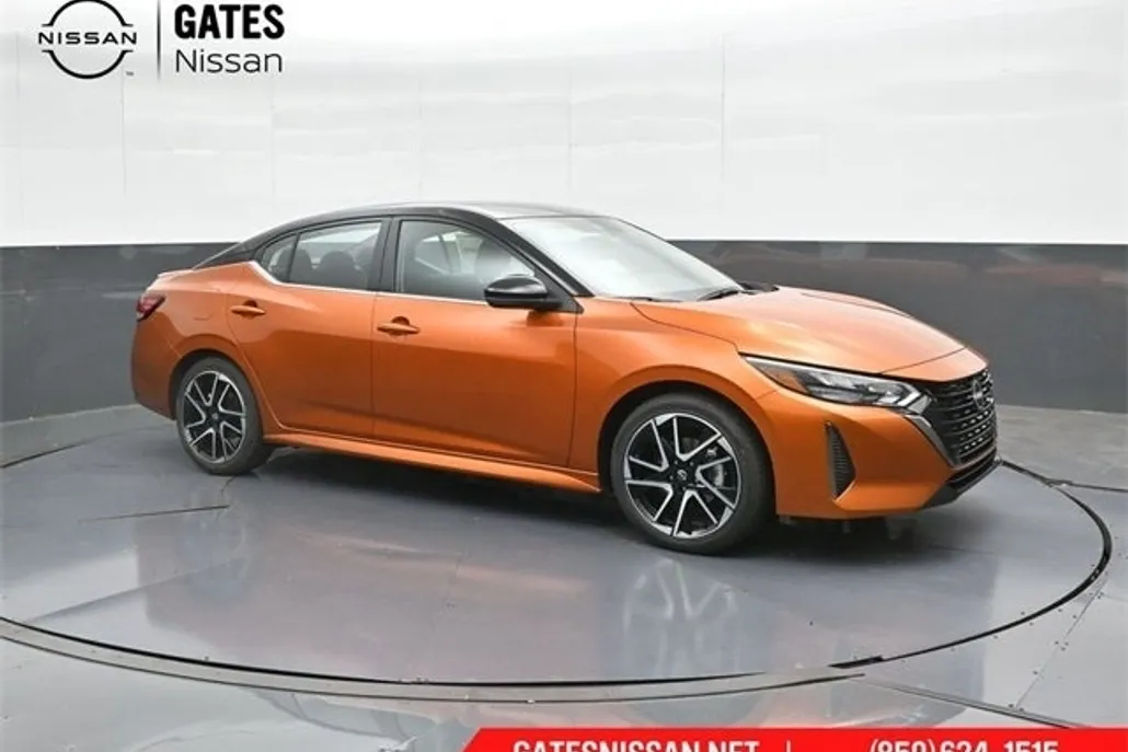 2025 Nissan Sentra SR photo 1