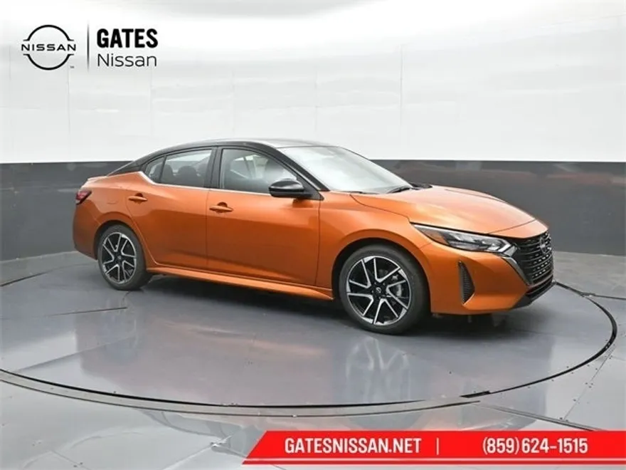 2025 Nissan Sentra SR photo 1