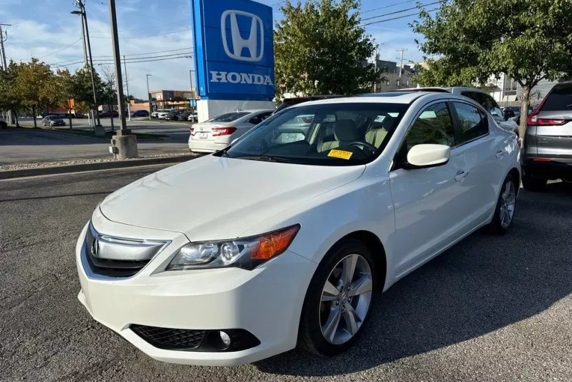 2013 Acura ILX 2.0L Technology photo 1
