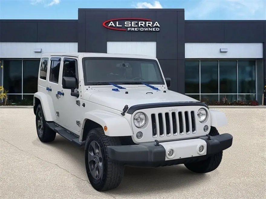 2016 Jeep Wrangler Unlimited Sahara photo 1