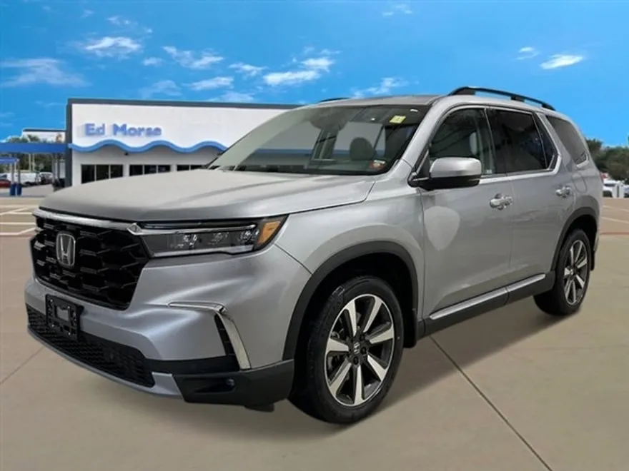 2025 Honda Pilot Touring photo 1
