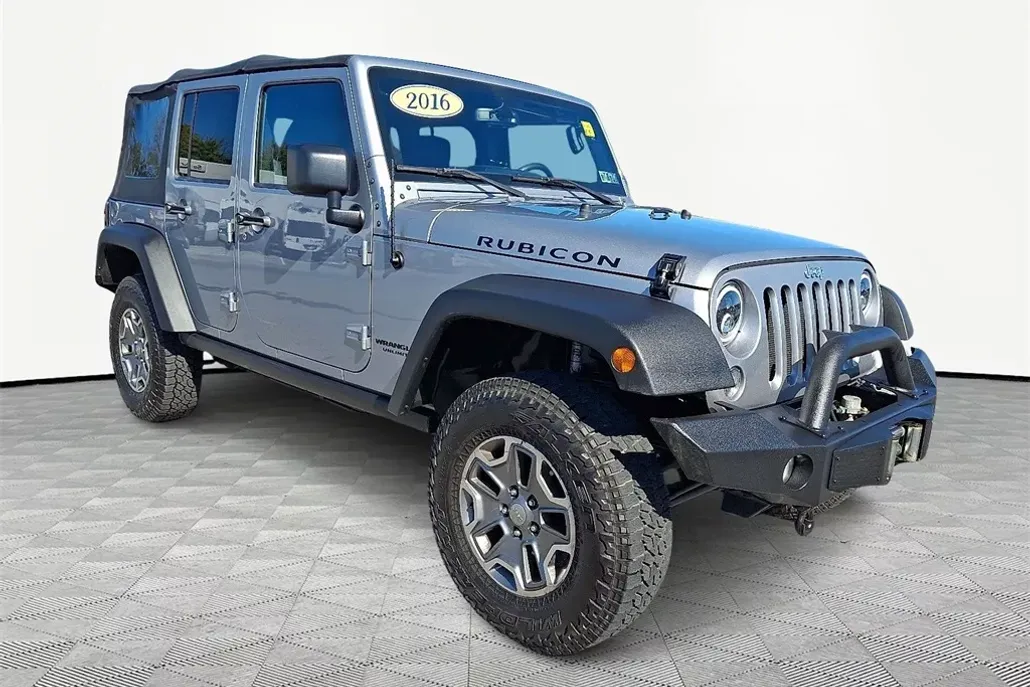2016 Jeep Wrangler Unlimited Rubicon photo 1