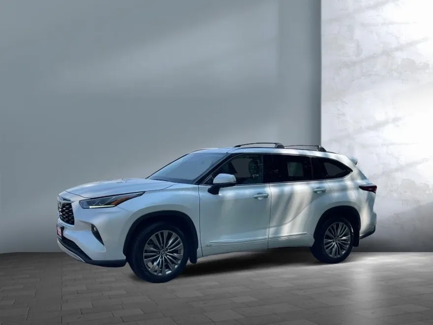 2022 Toyota Highlander Hybrid Platinum photo 1