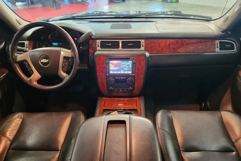 2013 Chevrolet Avalanche LTZ photo 1