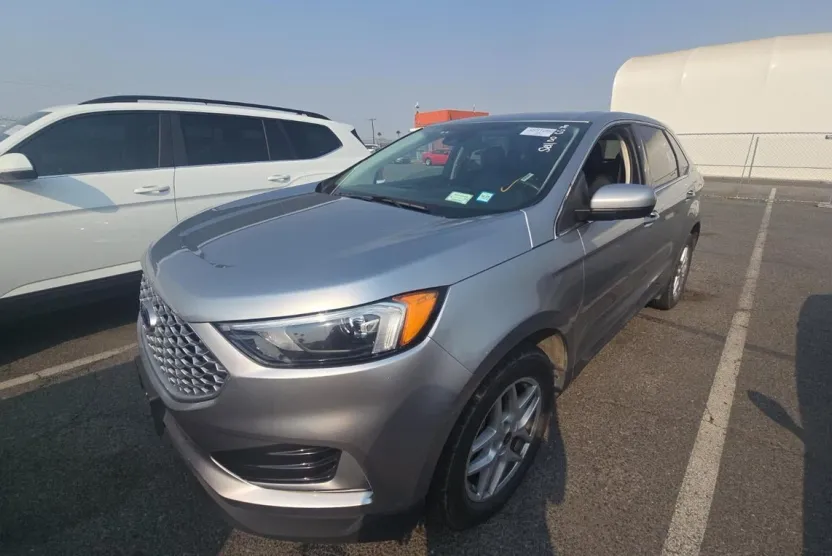 2024 Ford Edge SEL photo 1