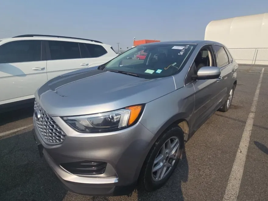 2024 Ford Edge SEL photo 1